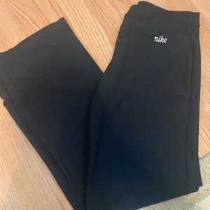NIKE YOGA PANTS SIZE L